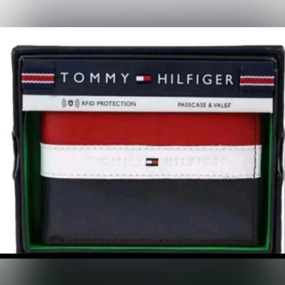 Tommy Hilfiger Passcase & Valet